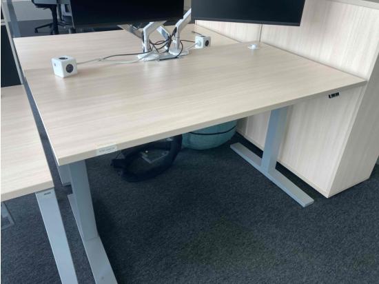Desk up & down light woodgrain 140 x 80 - gray panel