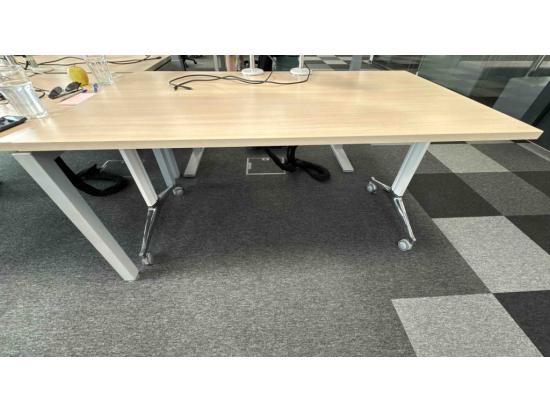 Desk on wheels 146 x 80