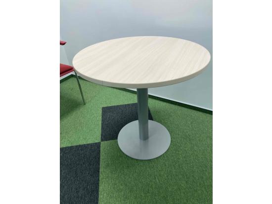 Light wood table ⌀ 80 cm