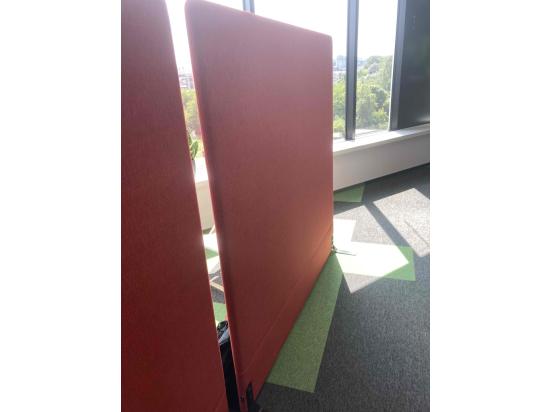 Freestanding red wall