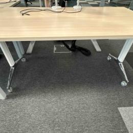 Desk on wheels 146 x 80